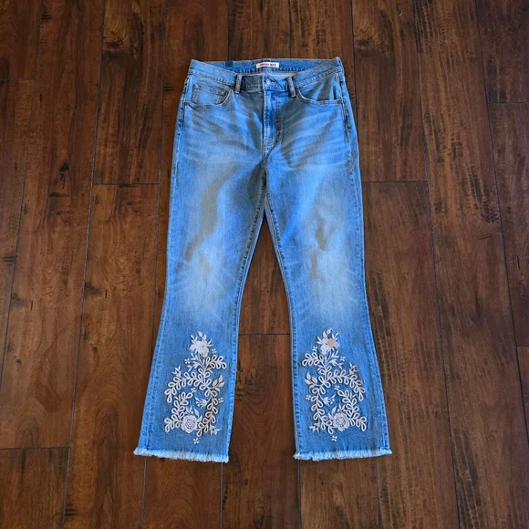 Johnny Was Samira Eyelet Cropped Baby Boot Mid Rise Jeans Embroidered Size 29 - Picture 7 of 16